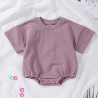 Barboteuse à manches courtes en coton biologique – Douceur et confort pour bébé