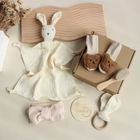 Coffret Cadeau Naissance Bébé – Doudou Lapin & Chaussons Douceur